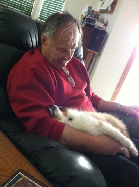 Quincey_asleep_with_Dick.jpg (113355 bytes)